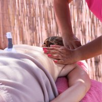Massage aux pochons &copy; ECLAE