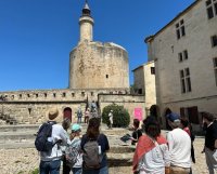 Visite comment&eacute;e de la tour de Constance &copy; Centre des monuments nationaux