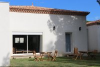 Lodge Trouchaud - Terrasse et salon de jardin - mas-des-sables-lodges-aigues-mortes-extérieur © Le mas des Sables