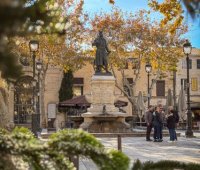 Aigues-Mortes - Place Saint-Louis