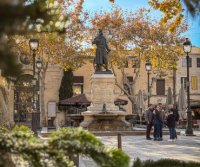 Aigues-Mortes - Place Saint-Louis